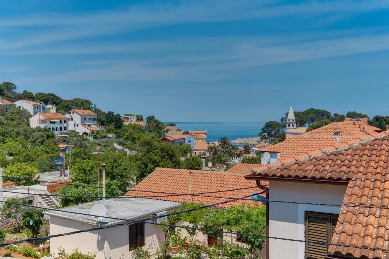 Apartments Hemetek Veli Losinj Bagian luar foto
