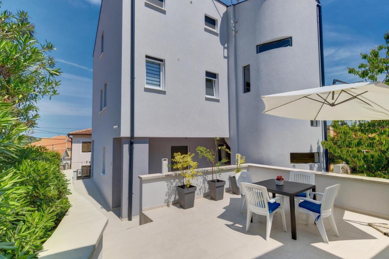Apartments Hemetek Veli Losinj Bagian luar foto