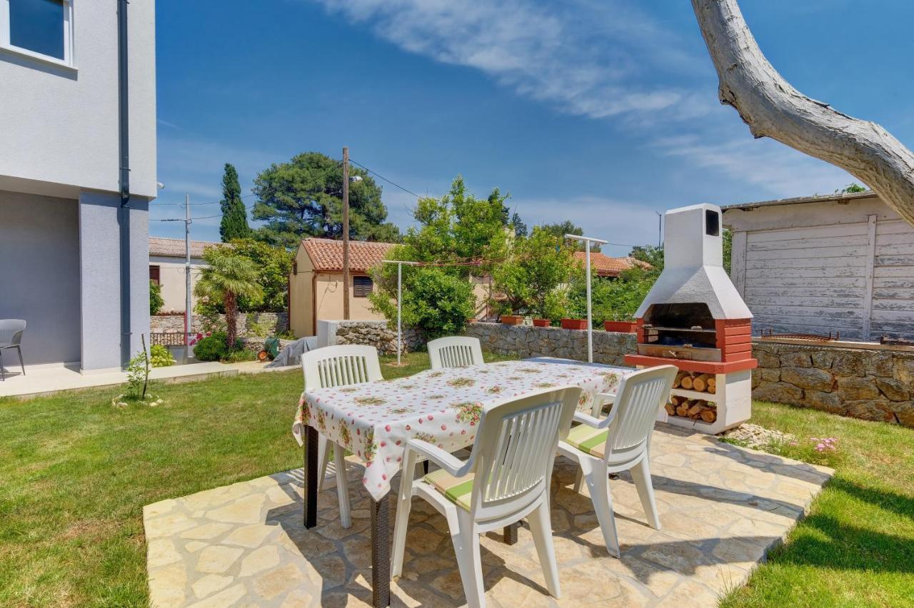 Apartments Hemetek Veli Losinj Bagian luar foto