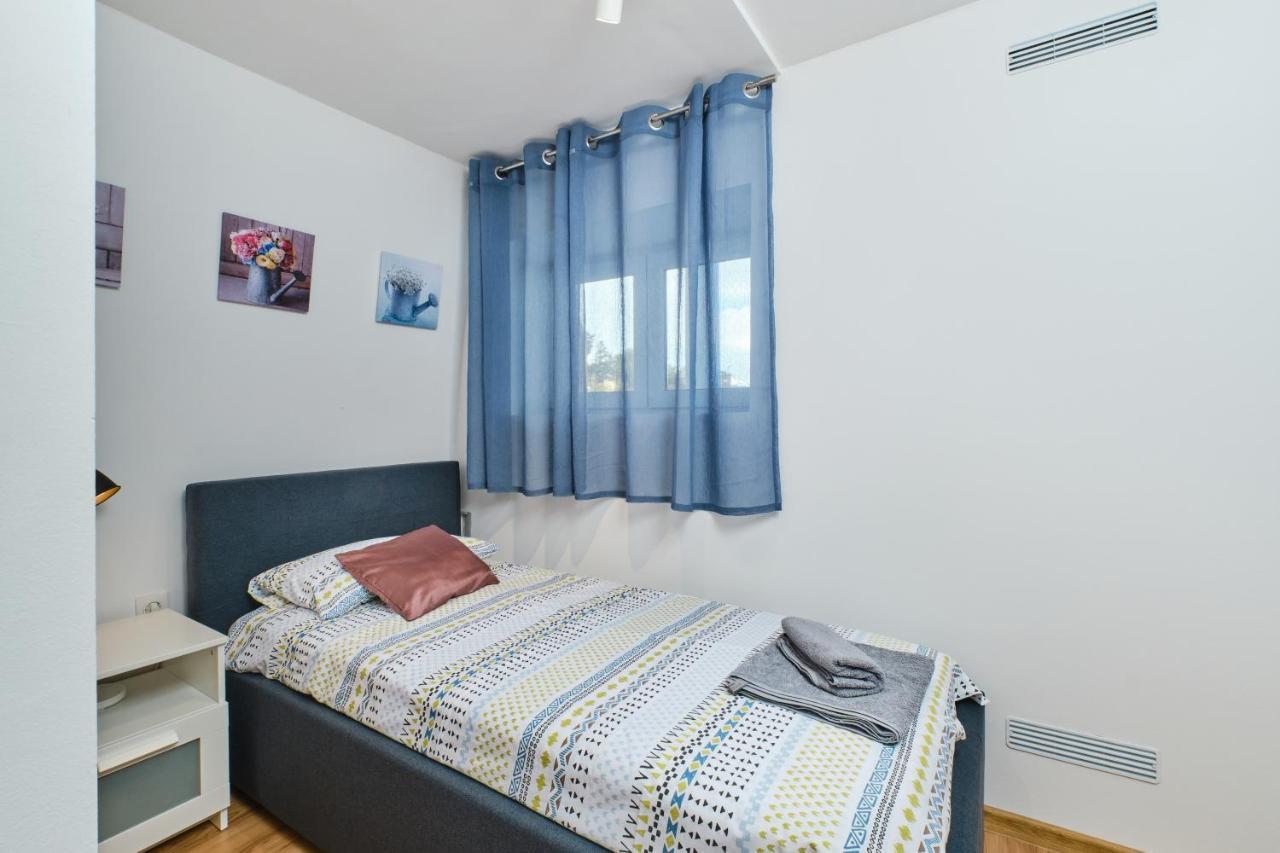 Apartments Hemetek Veli Losinj Bagian luar foto